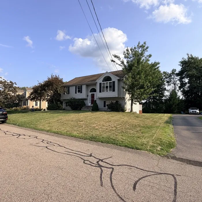 11 Thyme Ln, North Attleboro, MA